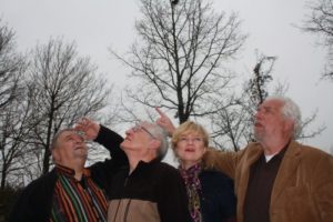 ‘Het Beestenhuis’ wordt gezongen en gespeeld door (vlnr) Jan Smeets, Martin Reuser, Yvonne Frijters en Theo Wouters.